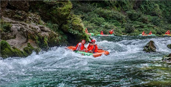 黃龍洞、天門仙山、猛洞河、鳳凰古城“湘西神秘之旅”5日游