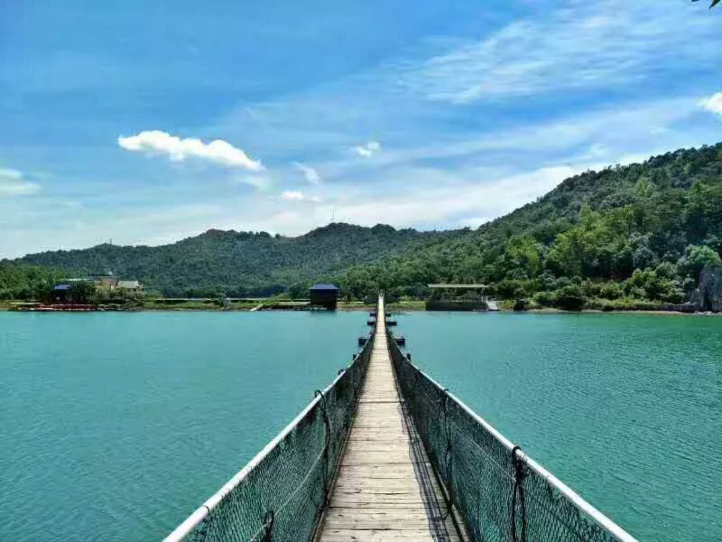 長沙石燕湖天空玻璃廊橋一日游